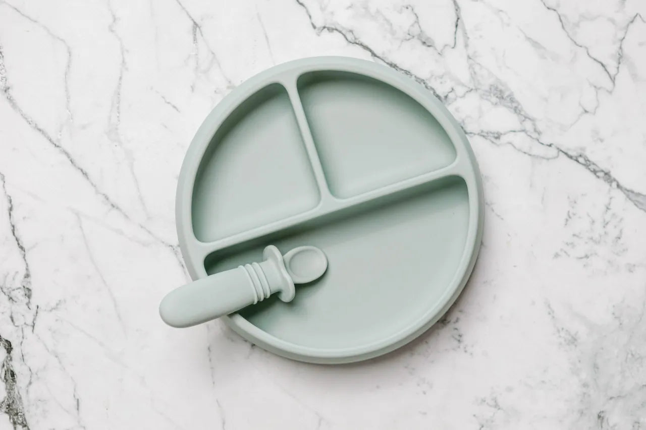 Suckie Scoop Divided Plate ™