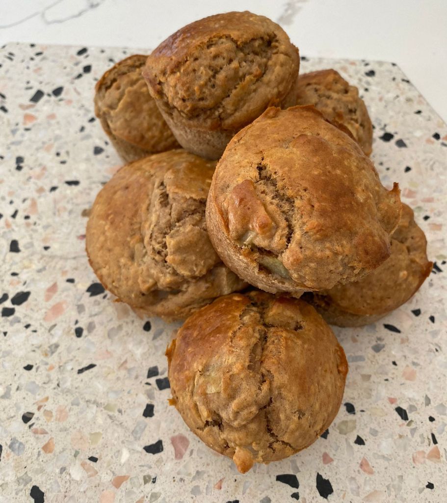 Pear and Oatmeal Cinnamon Muffins