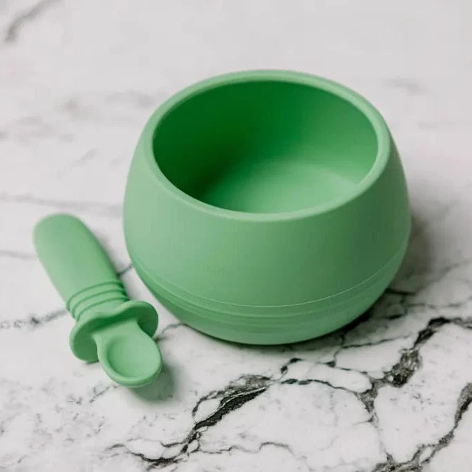 Starting Solids Bowl Bundle – Mint Crisp in use